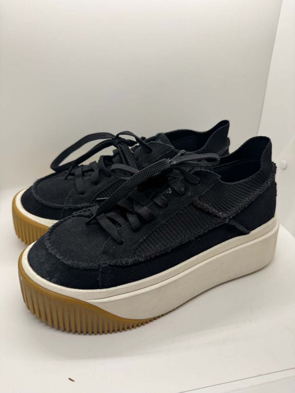 UGG La Daze Platform Sneakers Size 8 Black